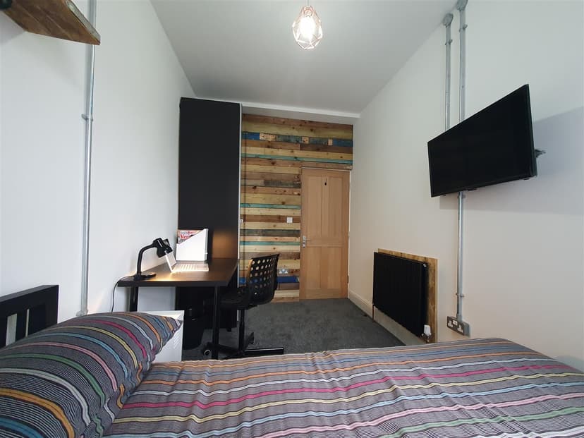 2, Eldon Road - Image 9