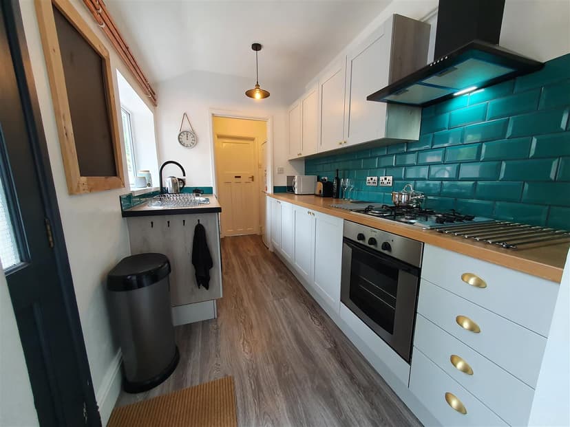 4, Reservoir Retreat - Image 10