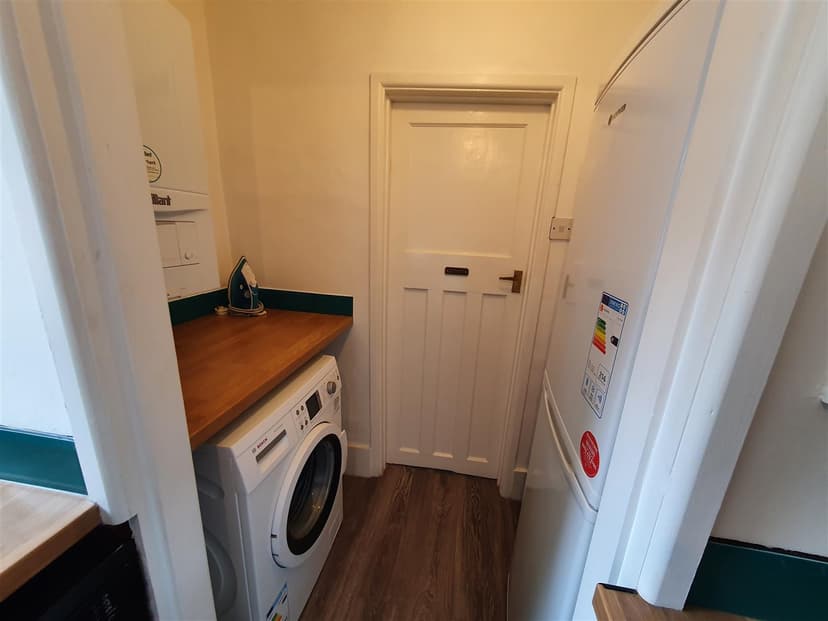 4, Reservoir Retreat - Image 4