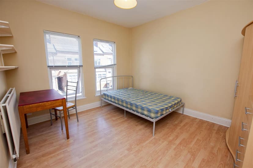 264, Dawlish Road - Image 3