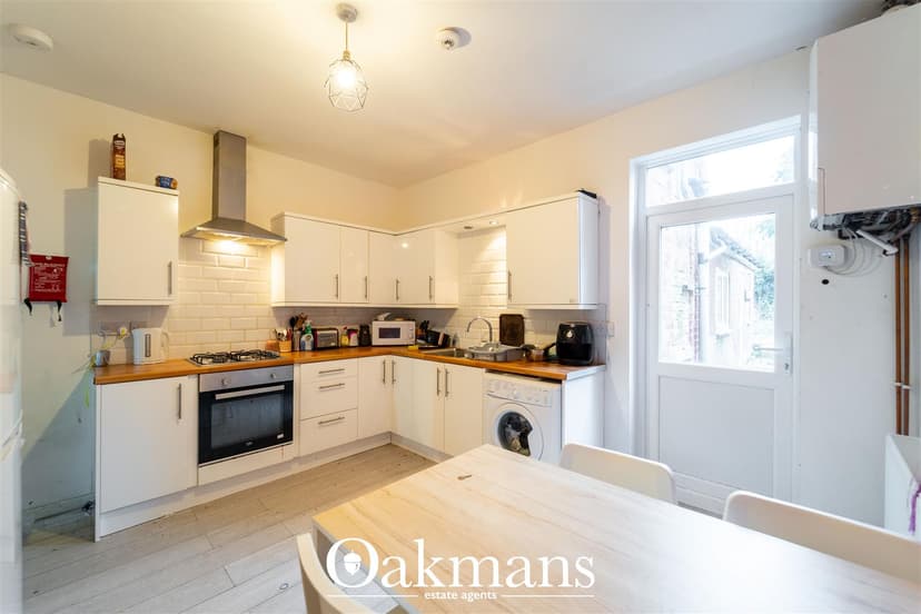 16, Katie Road - Image 19