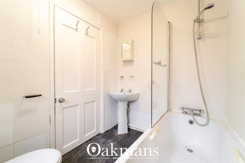 16, Katie Road - Image 3