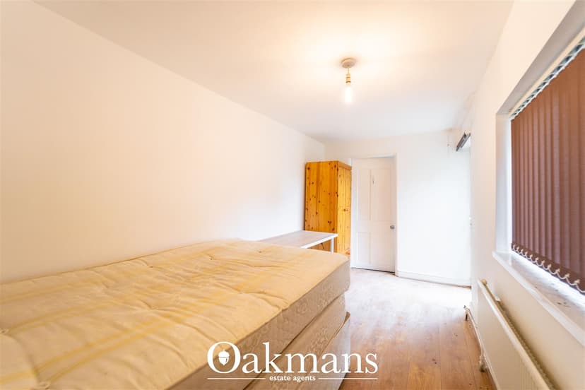 16, Katie Road - Image 1