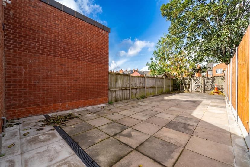 27, Cannon Hill Road - Image 4