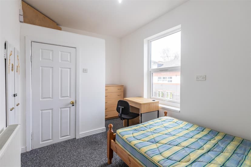 82, Dale Road - Image 4