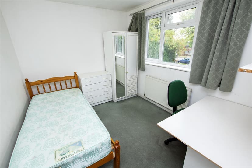 17, Quinton Road - Image 4