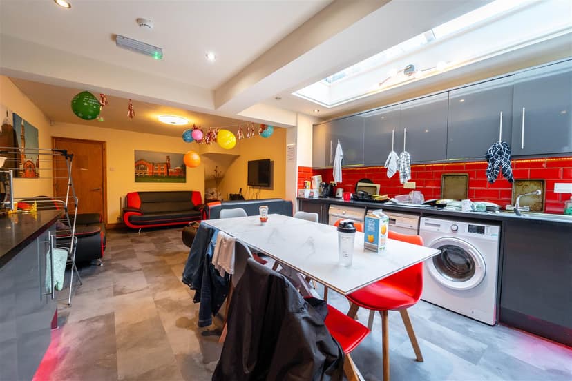 293, Tiverton Road - Image 15