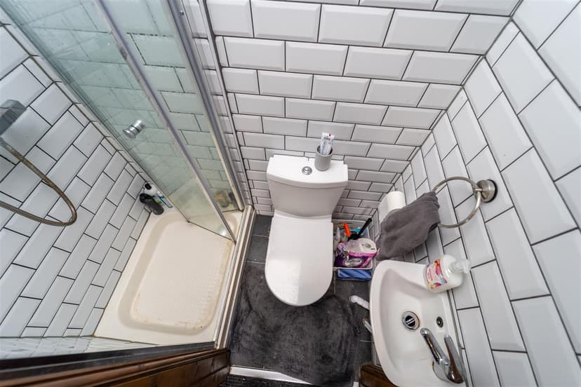 293, Tiverton Road - Image 2