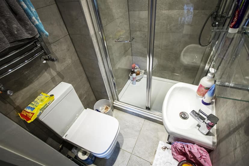 258, Heeley Road - Image 2