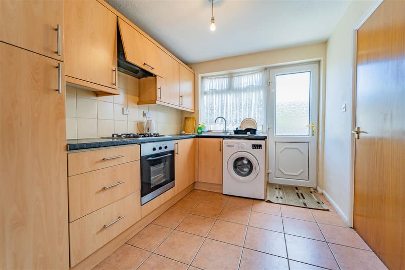 16, Varden Croft - Image 15