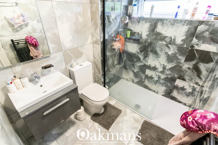 3, Beeston Close - Image 3