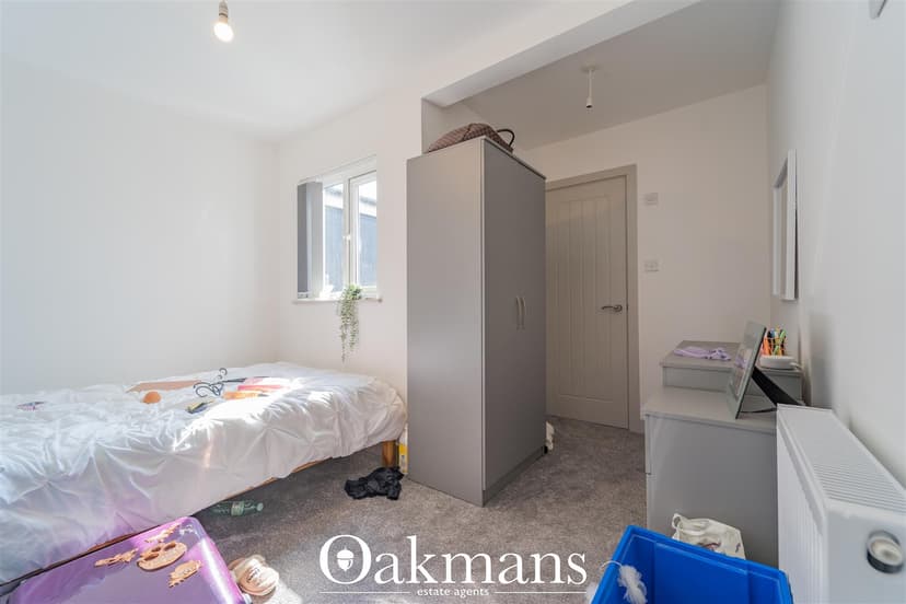 303, Warwards Lane - Image 5