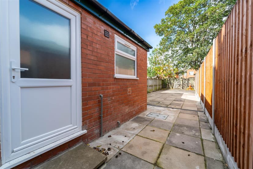 27, Cannon Hill Road - Image 5