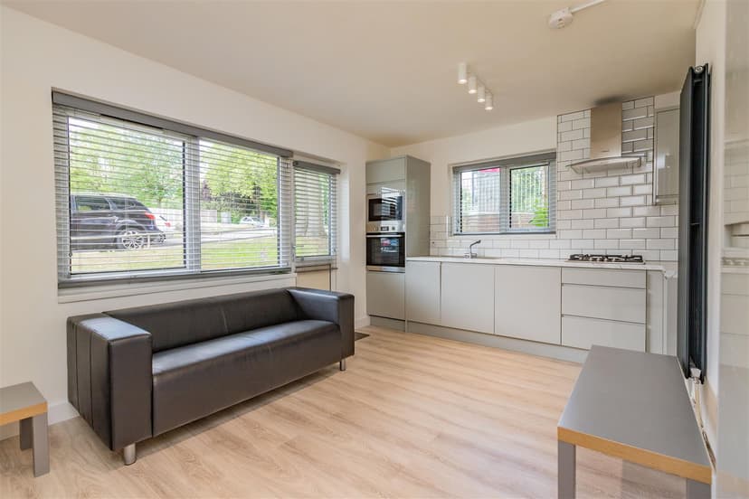 73, Gibbins Road - Image 10