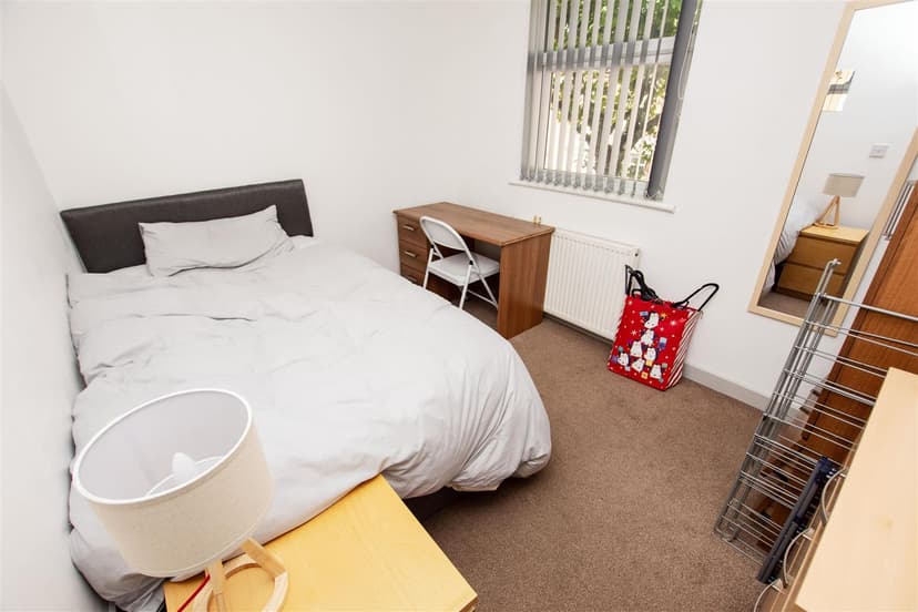 282, Tiverton Road - Image 1