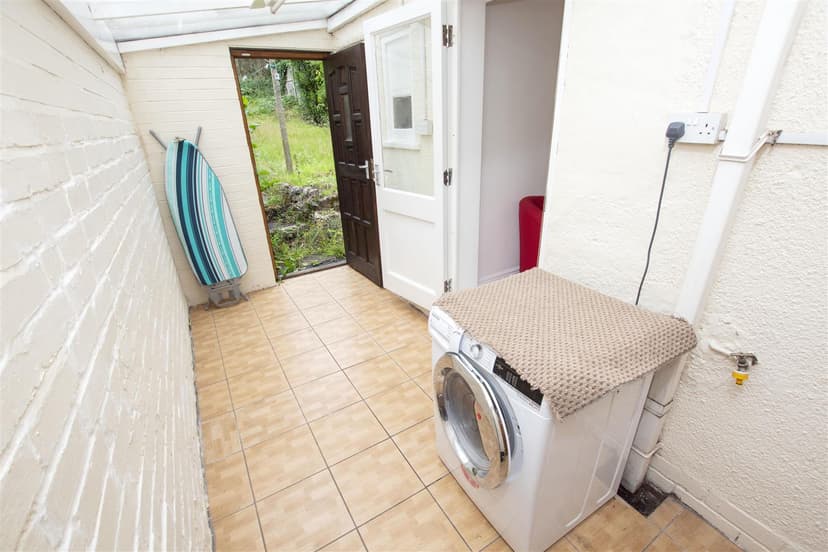 107, Reservoir Road - Image 5