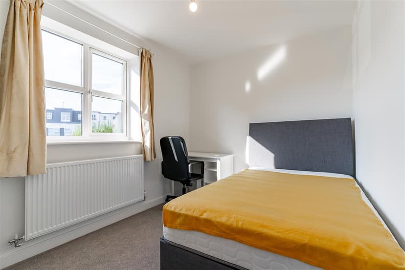 Flat 3, Heroes Drive - Image 4