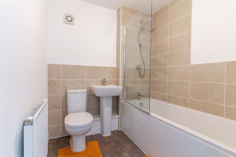 Flat 3, Heroes Drive - Image 2