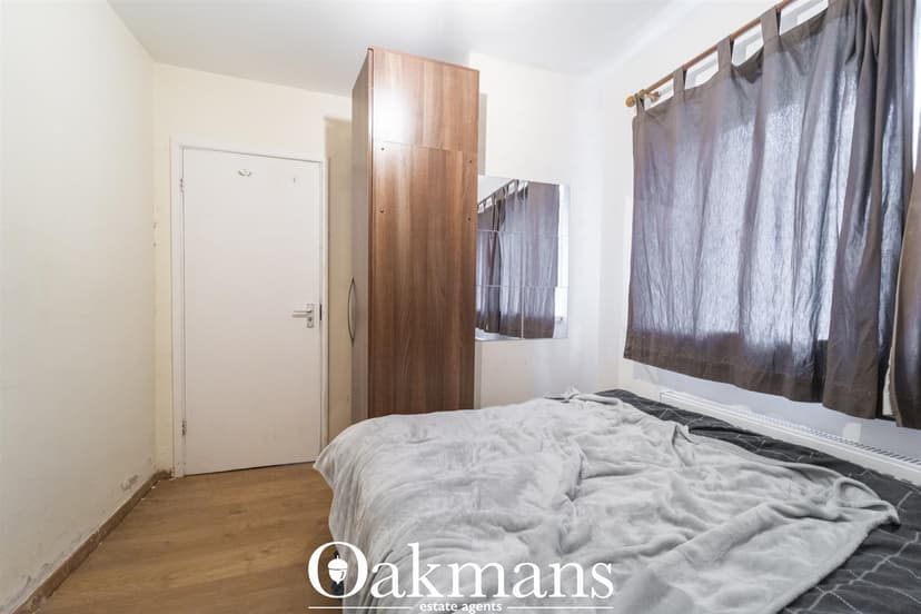 16, East Drive - Image 19