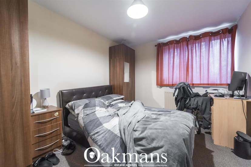 16, East Drive - Image 7