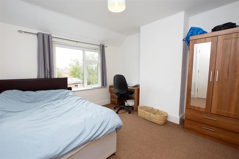 201, Warwards Lane - Image 5