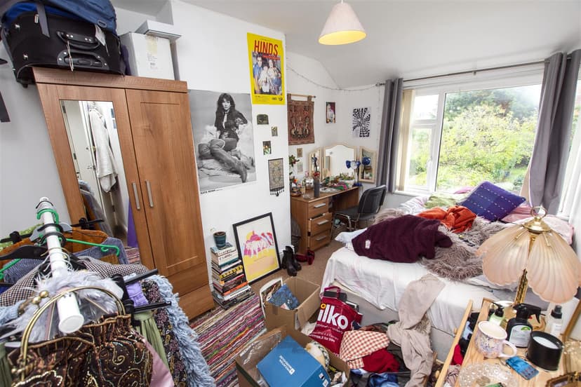 201, Warwards Lane - Image 4