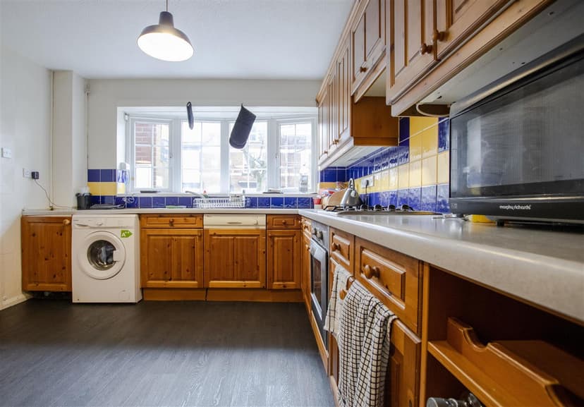 347, Tiverton Road - Image 12