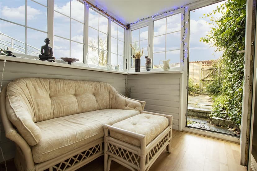 347, Tiverton Road - Image 8