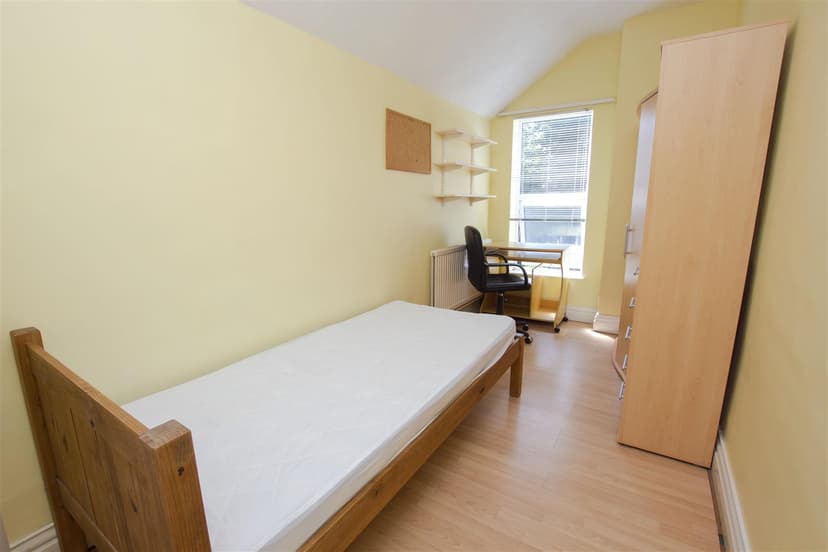 264, Dawlish Road - Image 2