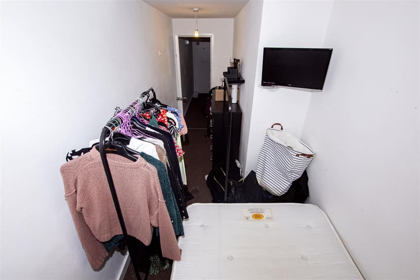 140, Hubert Road - Image 6