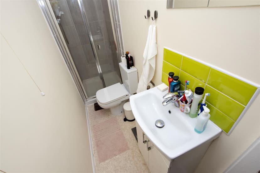 317, Tiverton Road - Image 2