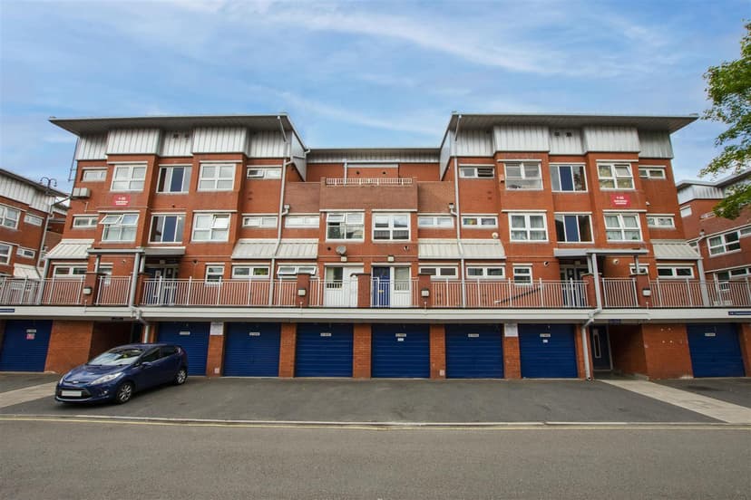 11, Shepherds Gardens - Image 19