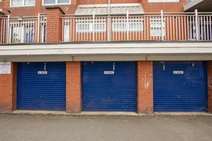 11, Shepherds Gardens - Image 18