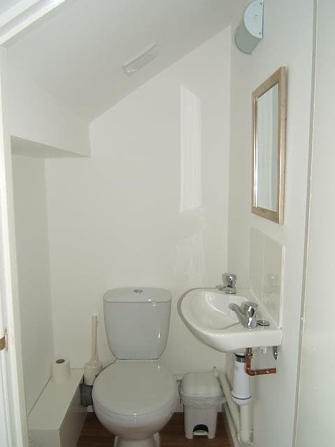 54, Gleave Road - Image 9