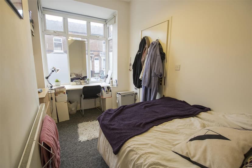 54, Gleave Road - Image 8