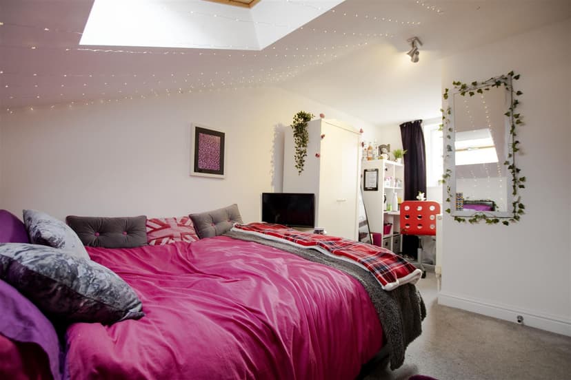 79, Harrow Road - Image 10