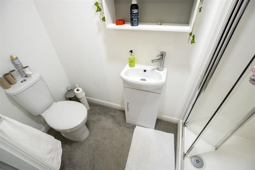 79, Harrow Road - Image 4