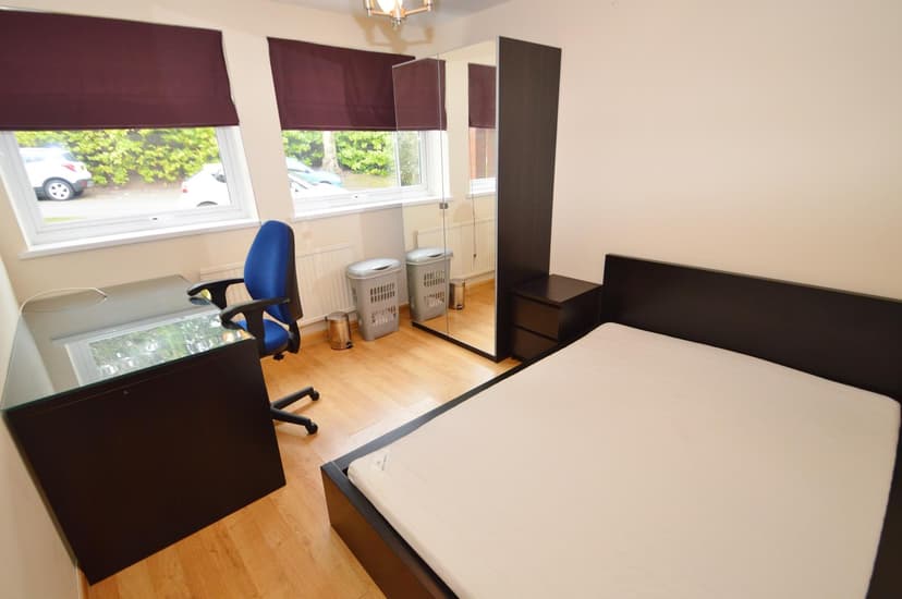 7 Jacoby Place, Priory Road - Image 5