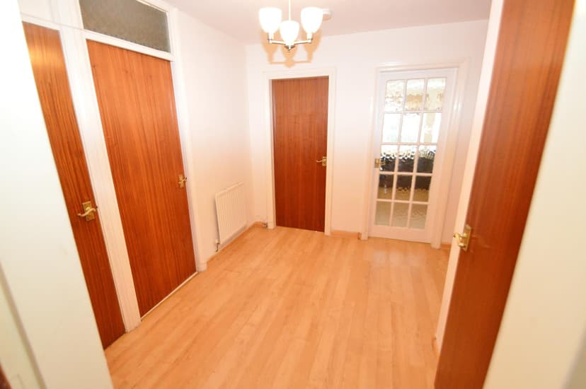 7 Jacoby Place, Priory Road - Image 2