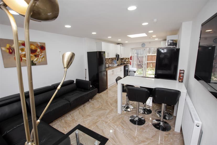 10, Holly Grove, Hubert Road - Image 13