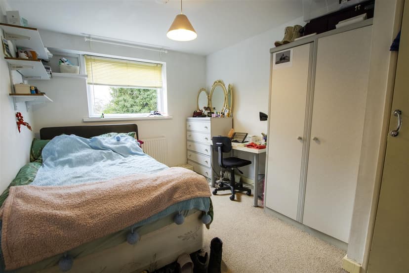 Flat 17, Edencroft, Wheeleys Road - Image 3