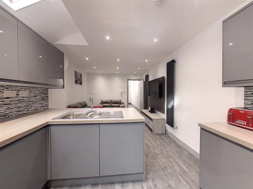 146, Dawlish Road - Image 23