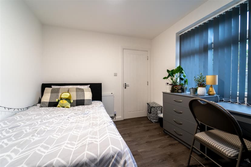 42, Roman Way - Image 16