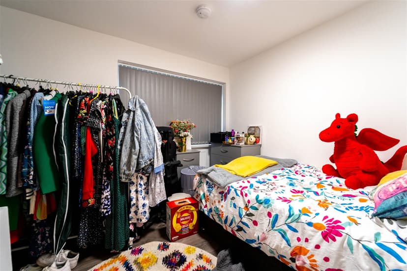 42, Roman Way - Image 15