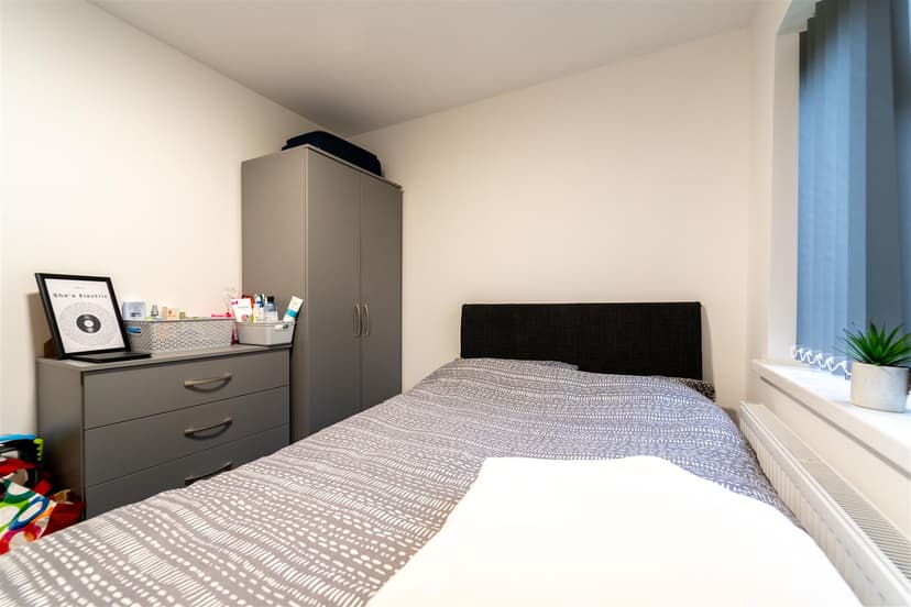 42, Roman Way - Image 10