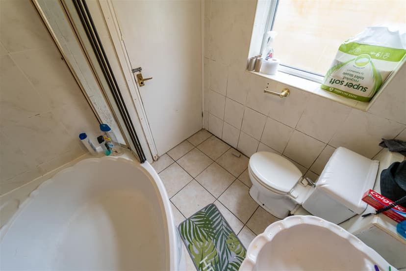 56, Hubert Road - Image 3