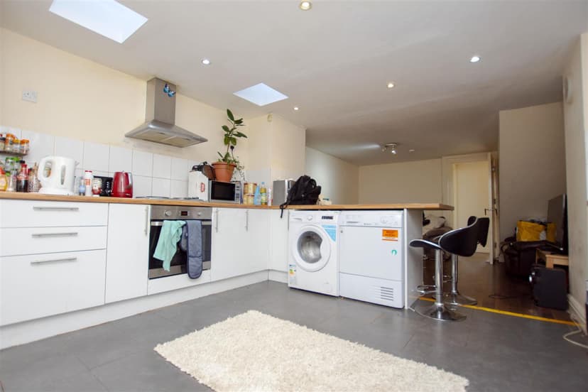 245, Heeley Road - Image 4