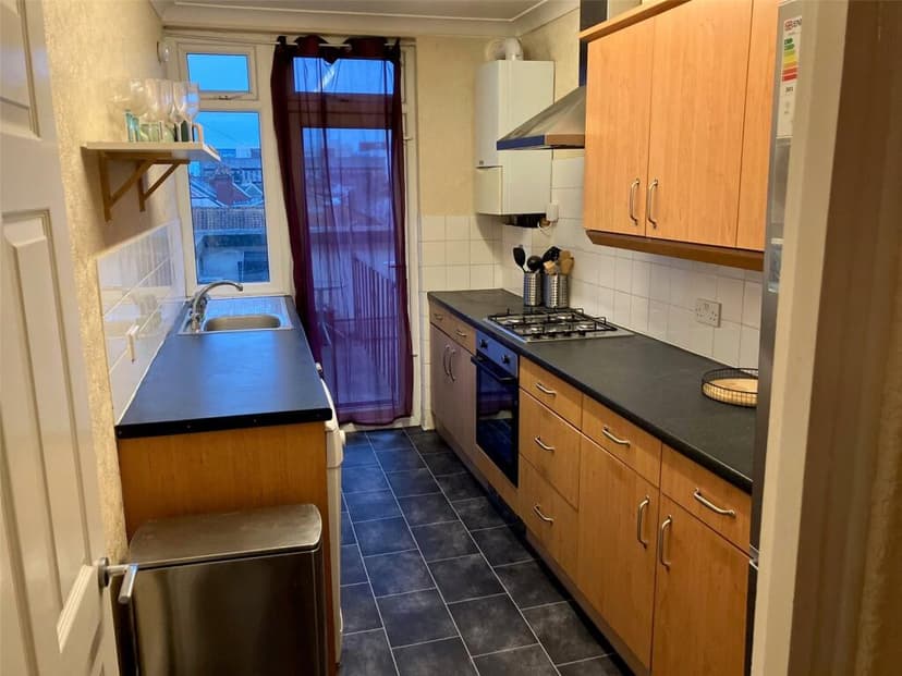 Tyndalls Park Road - Image 5