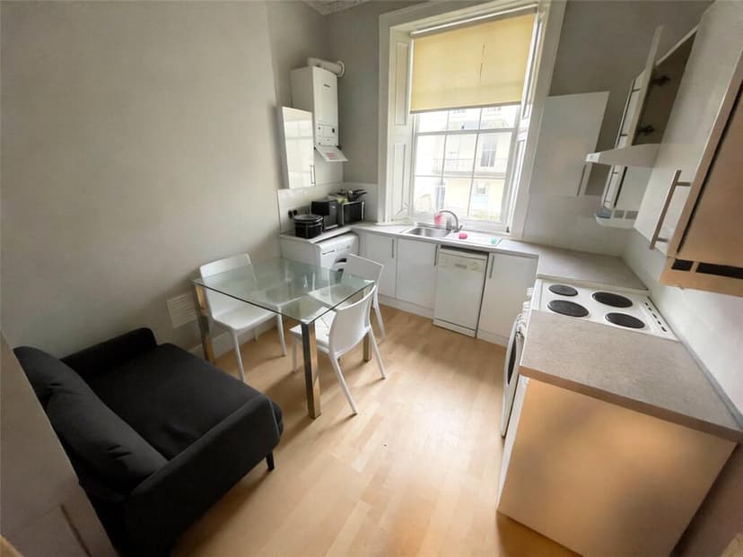 Meridian Place (Flat 3) - Image 4