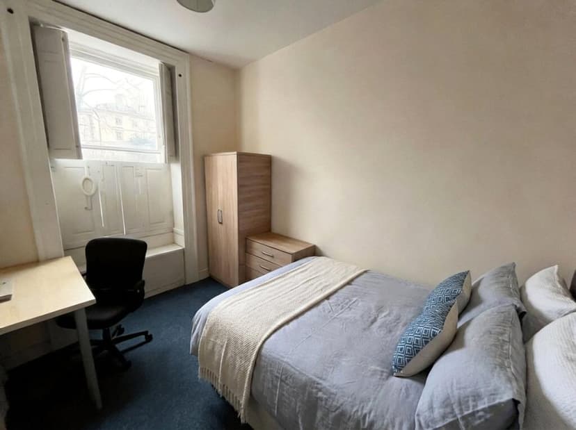 HFF 15 Richmond Terrace - Image 4